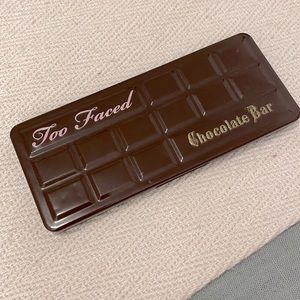 Too faced chocolate bar eyeshadow palette